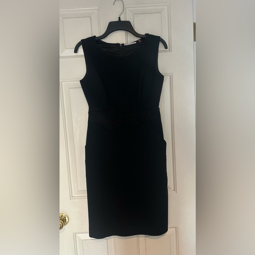 Elegant Tahari Black Sleeveless Dress. Size 2. NWOT.
